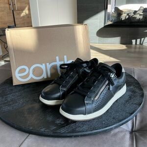Earth Black Sneakers with Sleek Design and White Sole New Without Tags